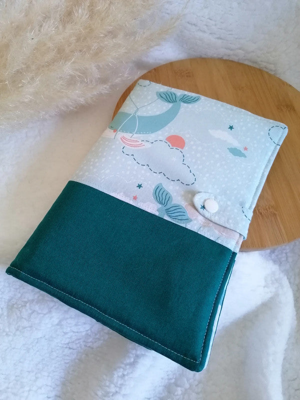 Protège carnet de santé balaine - L'atelier de Chloé