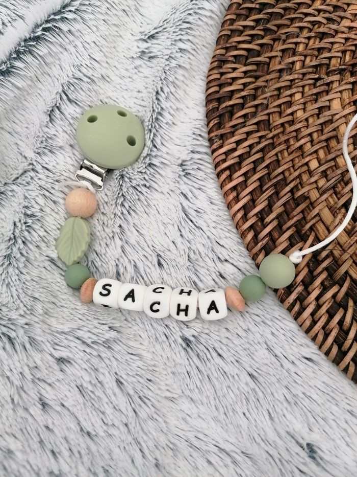 Attache tétine Feuille - L'atelier de Chloé