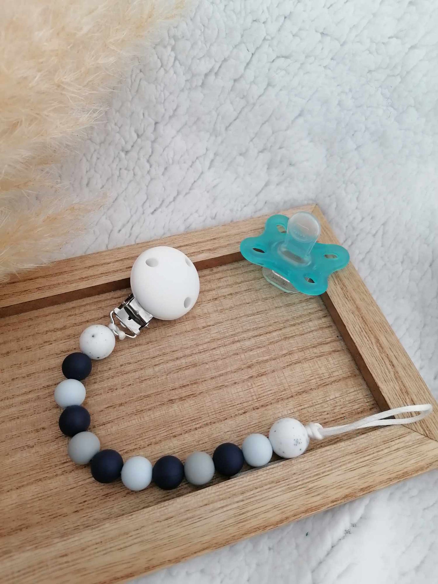 Attache tétine "Poussière d'étoile" - L'atelier de Chloé