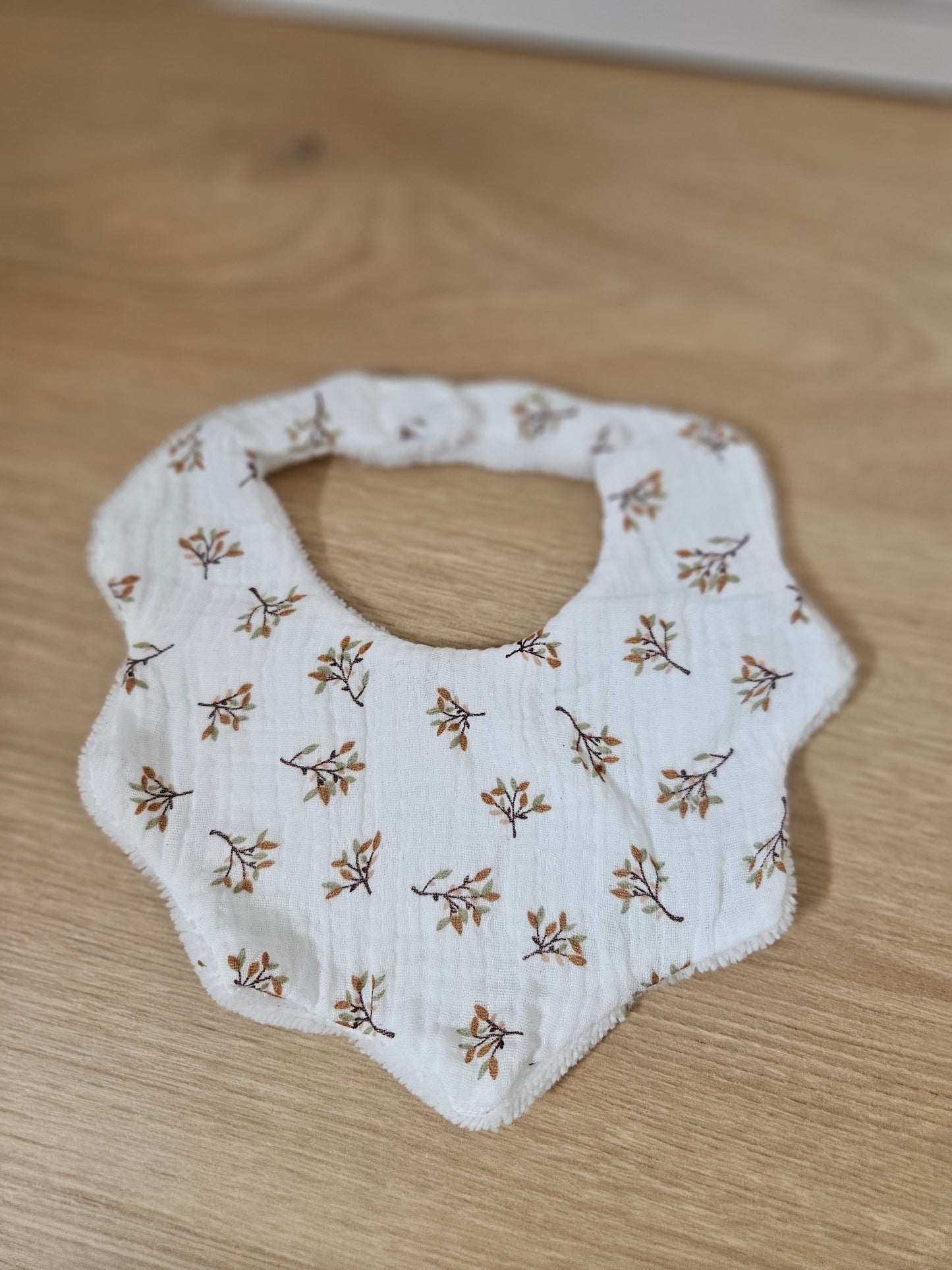 Bavoir fleures (Copie)